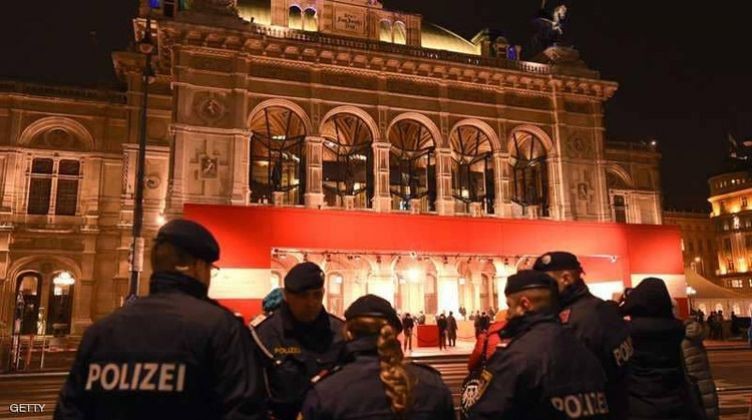بالفيديو-سقوط قتلى في هجوم مسلح وسط فيينا