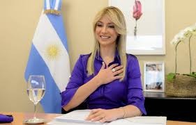 سيدة الأرجنتين الأولى تقاضي غوغل...والسبب