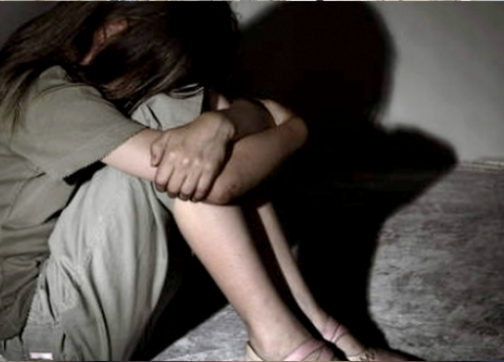 حملت من والدها.. تفاصيل اغتصاب أب لابنته في سوريا