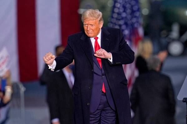 شاهد بالفيديو ماالذي كان يفعله ترامب وعائلته لحظة اقتحام  الكونغرس