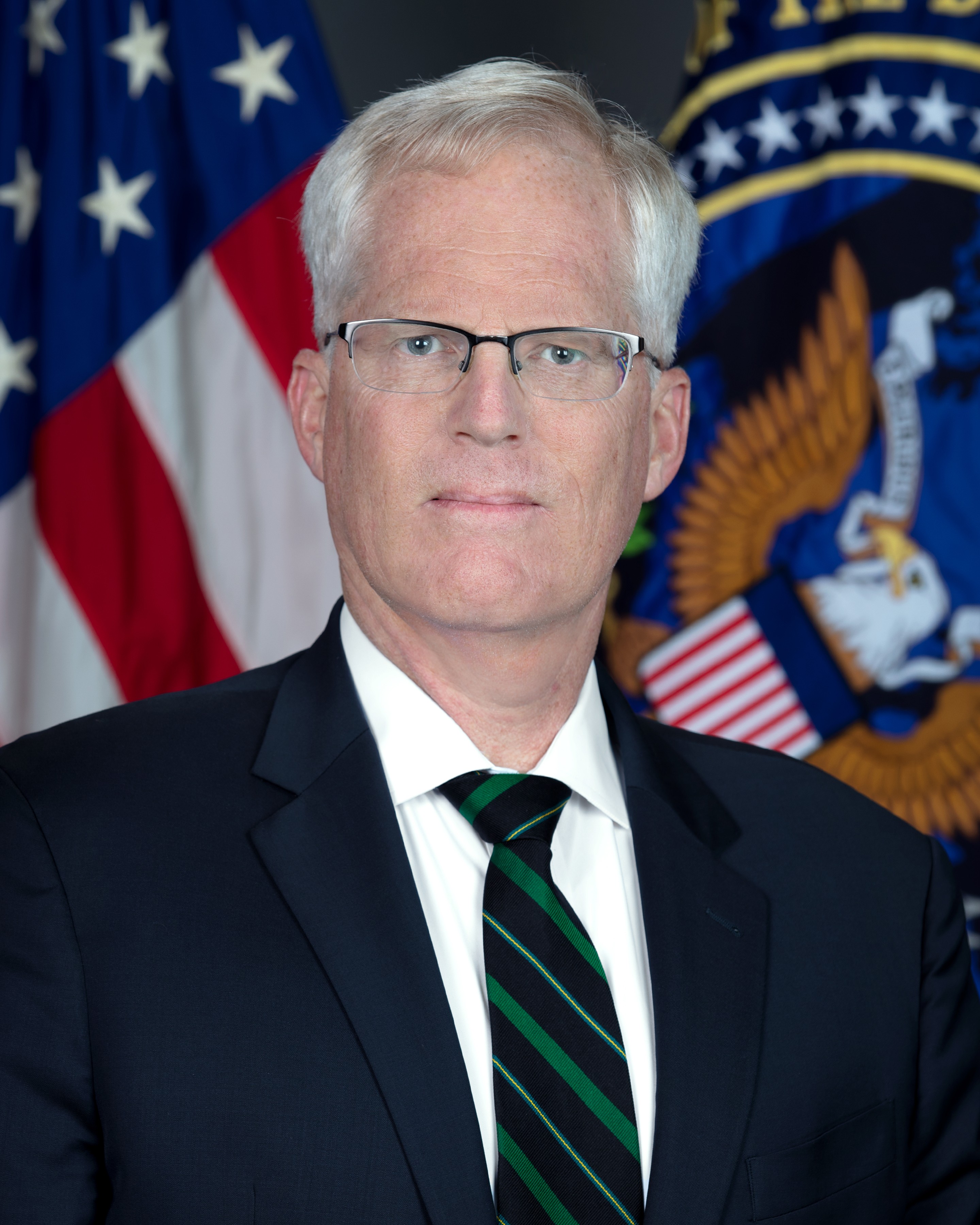 وزير الدفاع الأمريكي يدخل على خط الفوضى في واشنطن