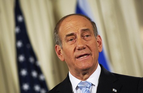 بعد إيهود باراك...أولمرت يشن هجوما عنيفا على نتنياهو