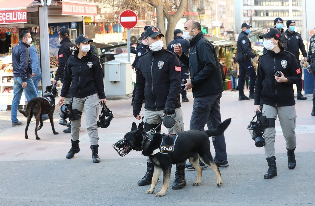 غضب الطلاب الأتراك  يتصاعد ضد أردوغان والأمن يحاصر الجامعة