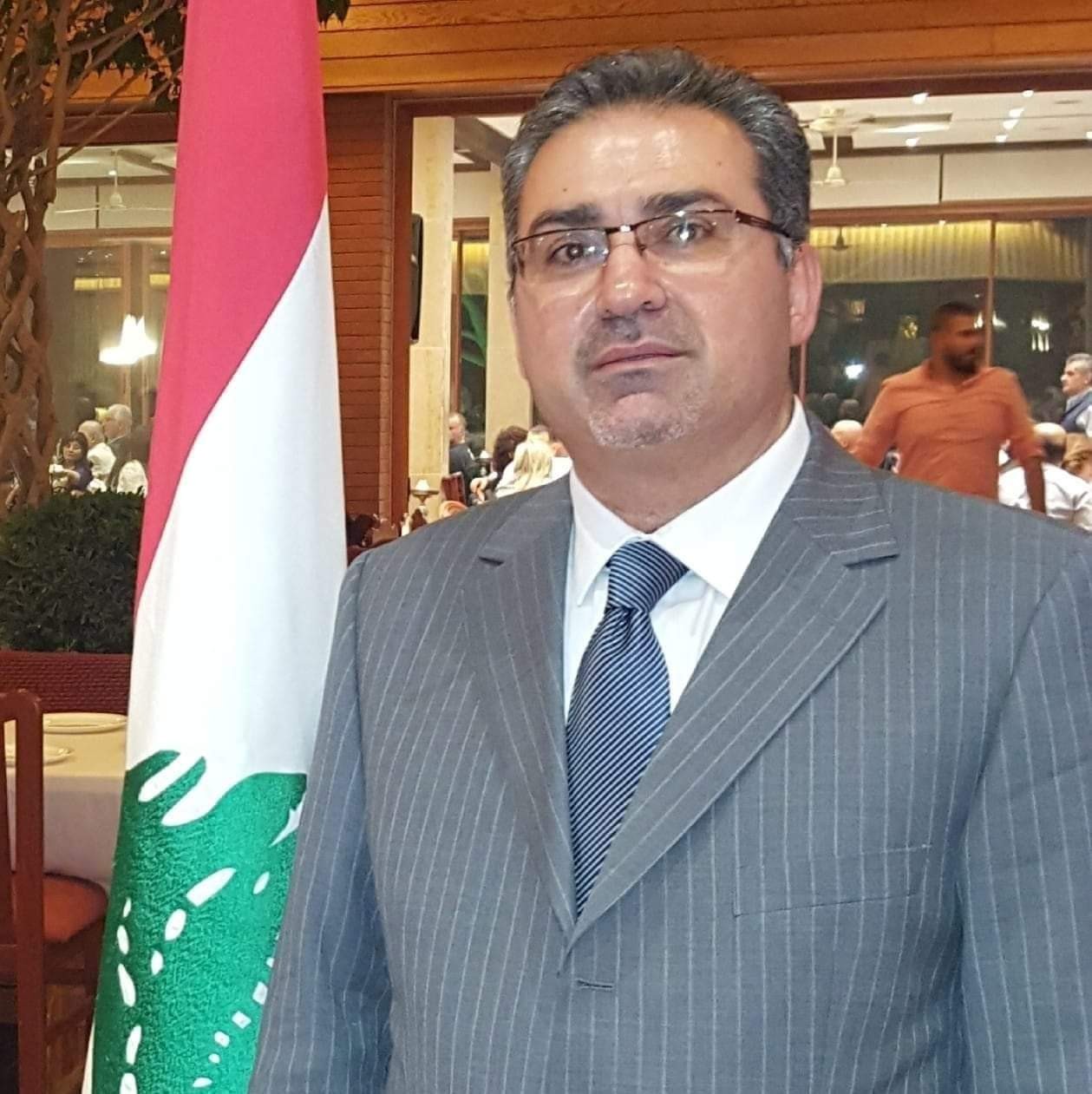 كتب الأستاذ يوسف جابر: الشعب اللبناني يخرج من وصاية السياسيين والحكام عيونهم على مقدرات الوطن.