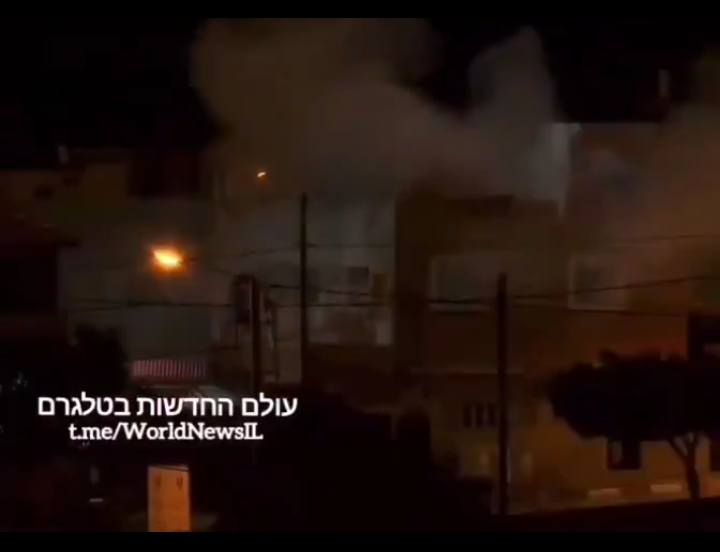 شاهد بالفيديو-تفجير منزل مواطن فلسطيني من قبل الإحتلال