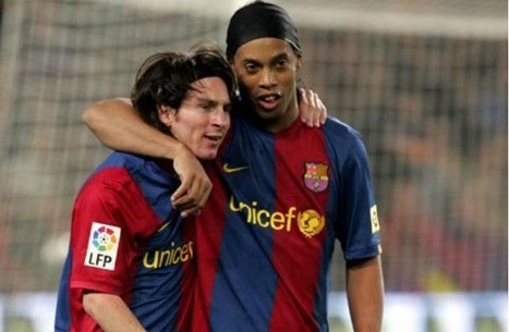 ميسي يعزي رونالدينيو بوفاة والدته...هذا ماقاله