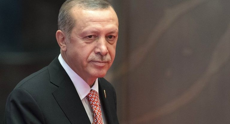 فضيحة أردوغان المدوية خلال حفل موسيقي  في القصر