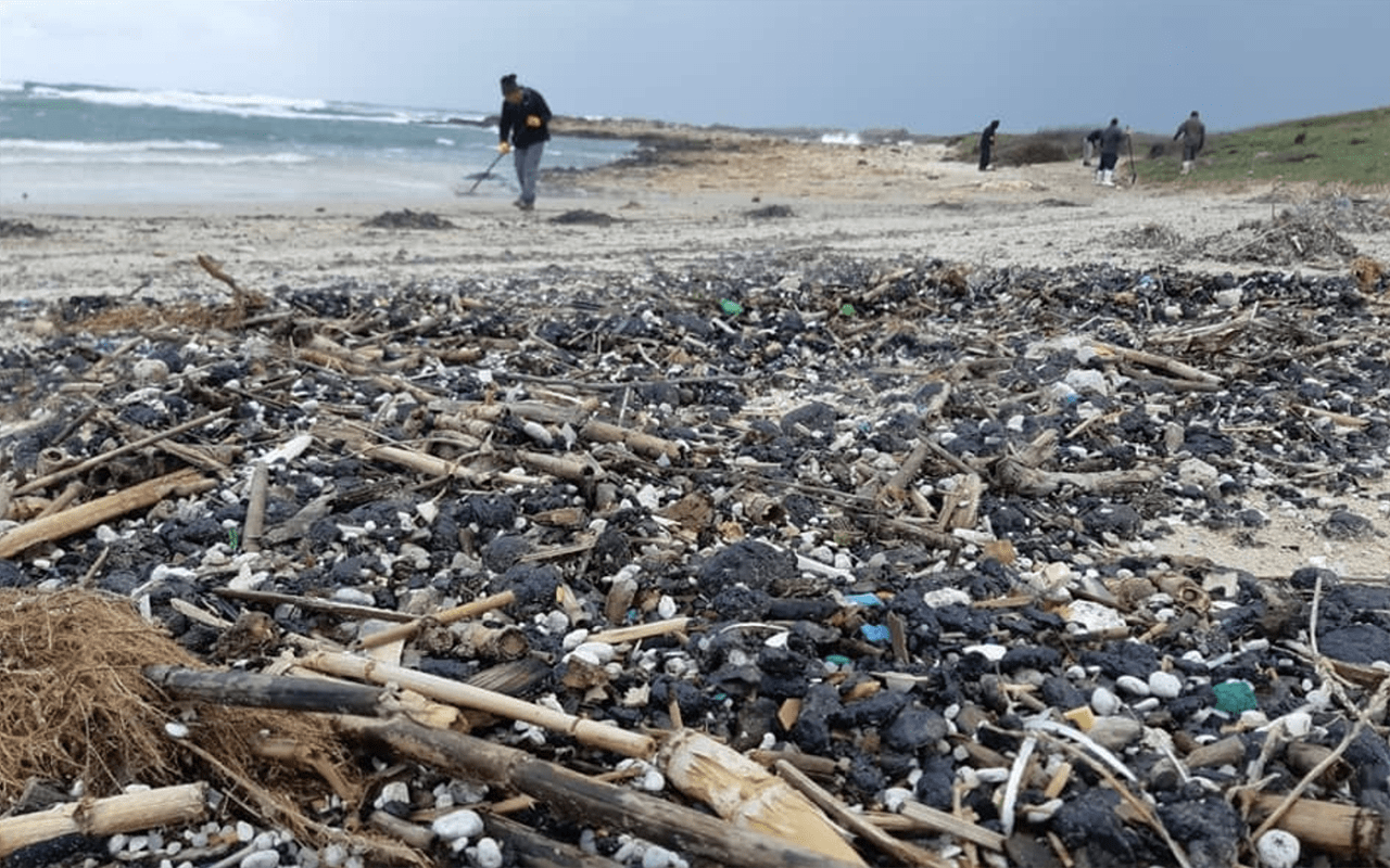 إسرائيل تحظر نشر التفاصيل الحسّاسة المتعلقة بتسرّب نفطي كبير