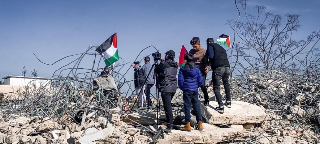 بالفيديو والصور حارس الأقصى فادي عليان.. رفض ابتزاز الاحتلال فهدموا منزل عائلته في العيسوية