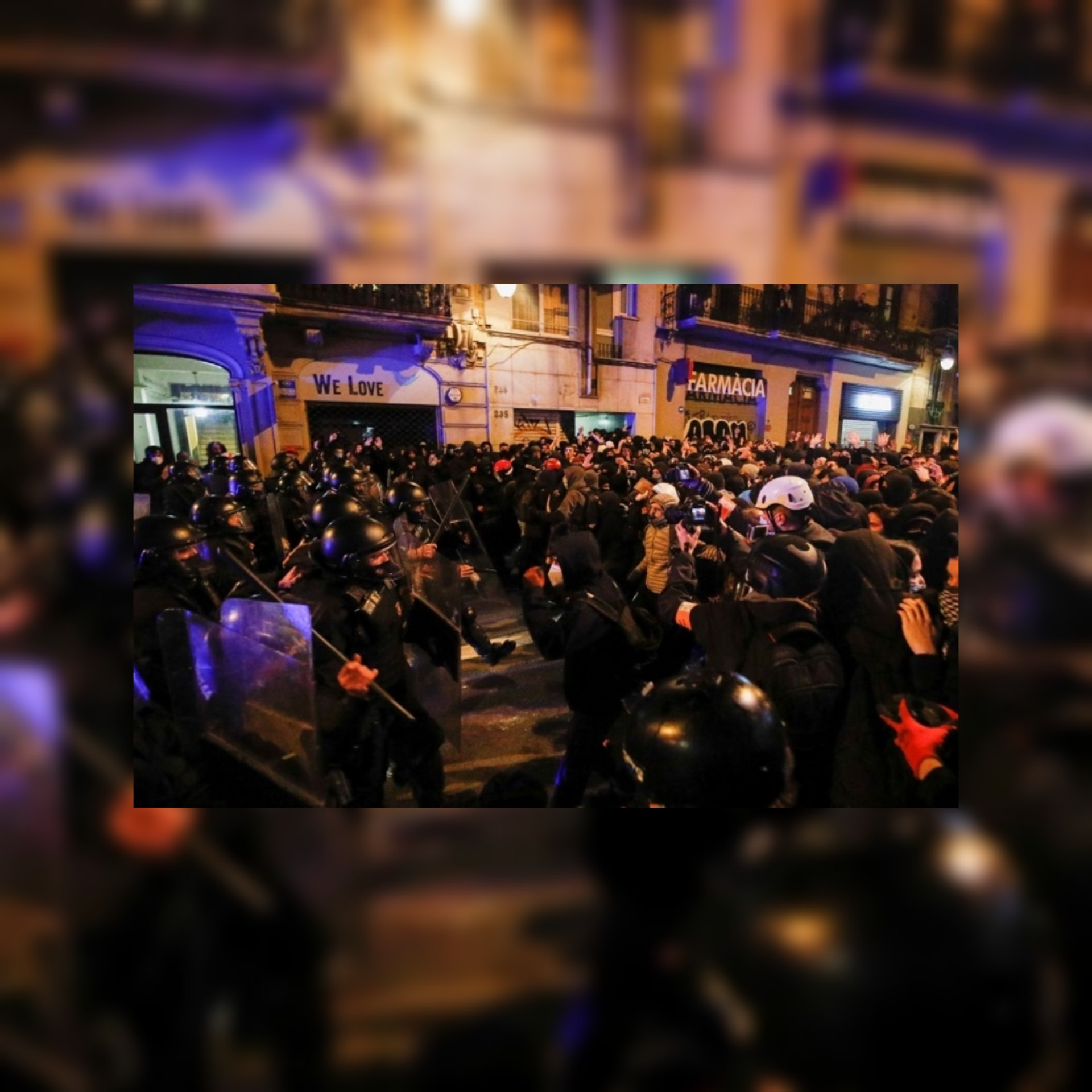 تجدد المواجهات بين الشرطة الإسبانية وآلاف المحتجين في كاتالونيا