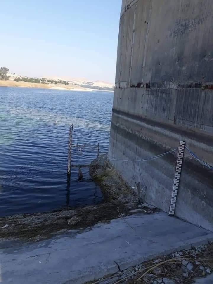 تركيا تخنق السوريين..وتواصل اغلاق مجرى الفرات