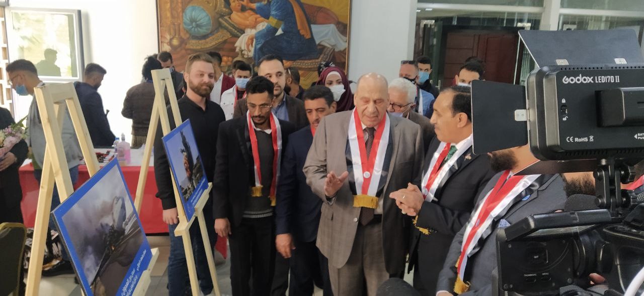 خاص/ بالصور: 6 سنوات من الإنتصار اليمني....في معرض صور بجامعة حلب
