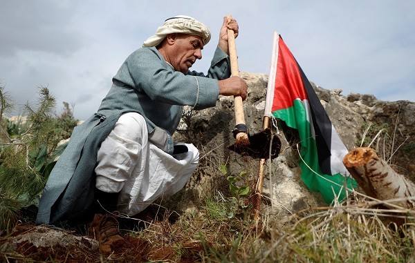45 عامًا على ذكرى يوم الأرض