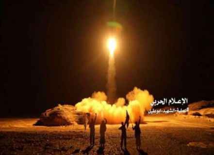 صور أولى للأضرار التي ألحقها القصف الیمني بالمصافي السعودية