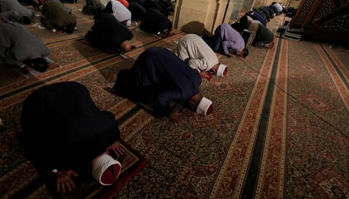 خطأ إملائي يحيل مخرج صلاة الجمعة بالتلفزيون المصري للتحقيق