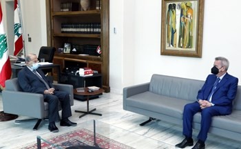 الرئاسة اللبنانية: المصرف المركزي سيتدخل لضبط سعر صرف الدولار بالسوق