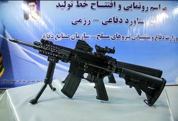 بالفيديو: إيران تزيح الستار عن بندقية مصاف الإيرانية.... إليكم ميزاتها