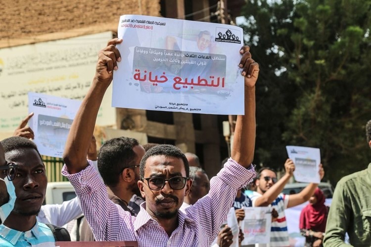 صوت سوداني جديد رفضا للتطبيع مع العدو الإسرائيلي