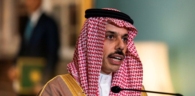 السعودية المهزومة تبادر للتهدئة....هكذا ردت حكومة صنعاء على المبادرة السعودية