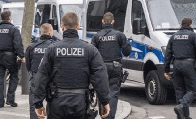 اعتقالات ومداهمات لشركات تدير عمليات احتيال إلكتروني مرتبطة بـ