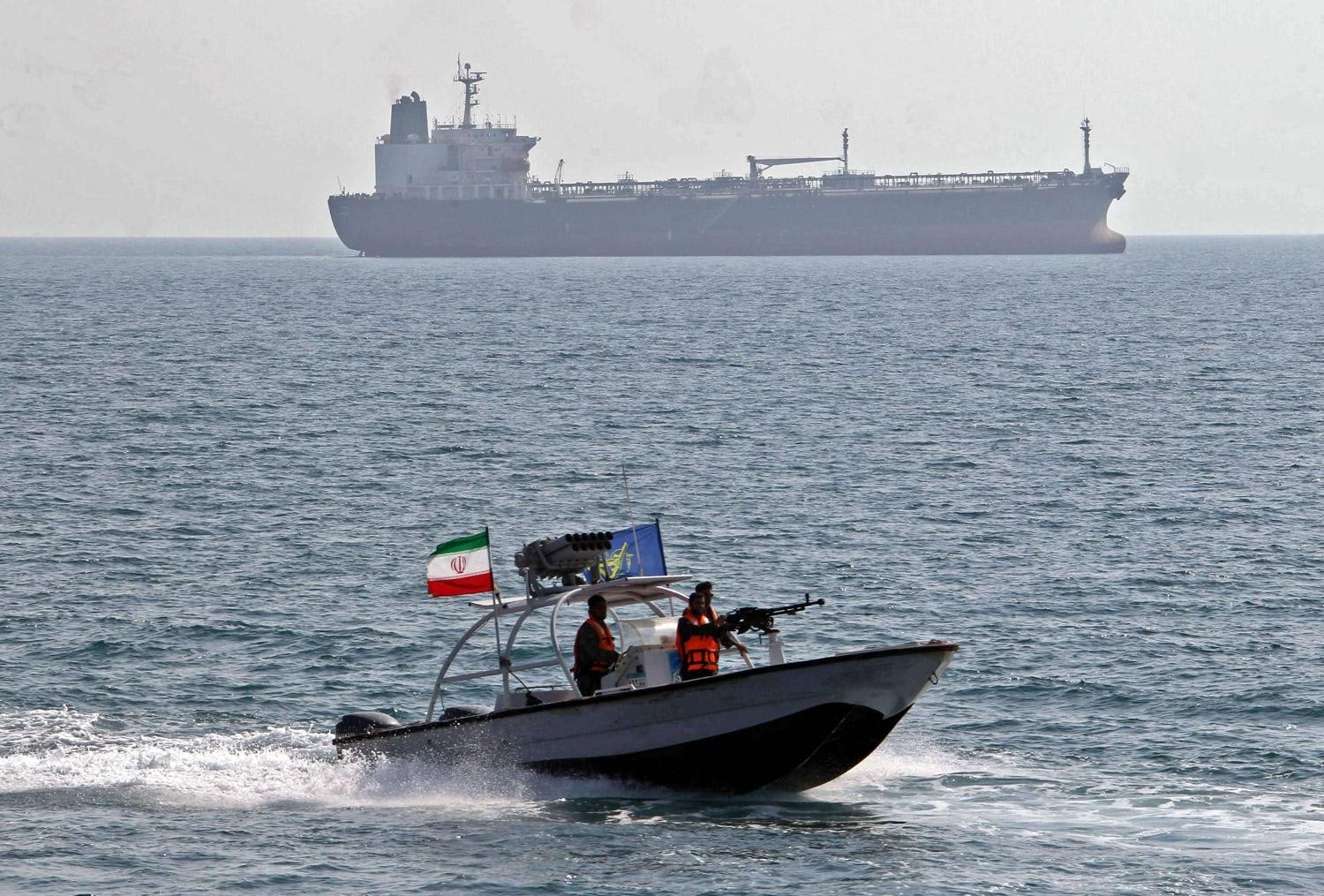 ايران تتوعد بالرد على استهداف السفينة 
