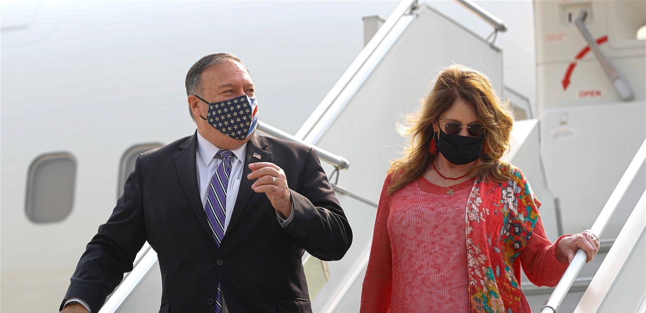 هكذا استغل بومبيو موظفو الخارجية لتنفيذ مطالب شخصية أكثر من 100 مرة..