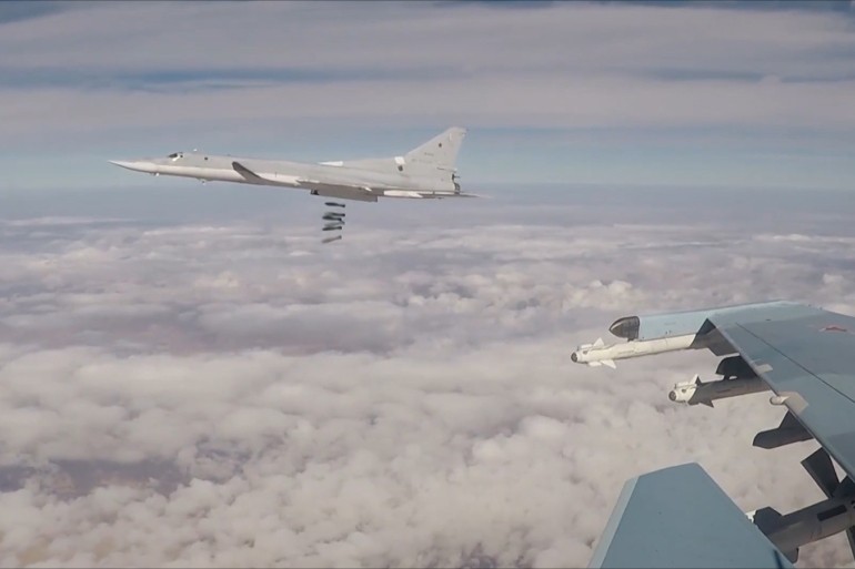 غارات روسية دقيقة تطال مواقع داعش في البادية السورية