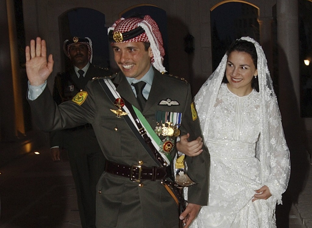 زوجة الأمير حمزة بن الحسين تواصلت مع ضابط بالموساد الإسرائيلي وهذا ما عرضه عليها