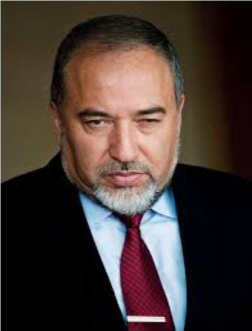 إضاءات _ أفيغدور لبرمان يهاجم نتانياهو و يقول: 