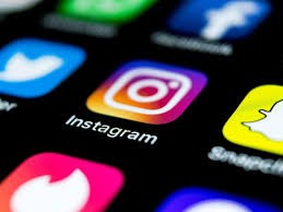 امرأة تقاضي زوجها بعد دخوله دون إذن على حسابها بـ