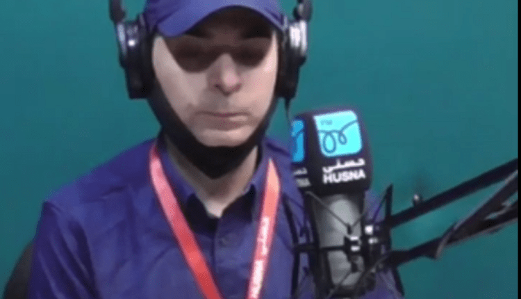 مذيع أردني يفقد السيطرة على نفسه أثناء قراءة أخبار الأقصى ويغادر النشرة