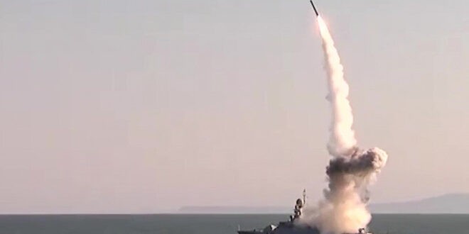 صواريخ عابرة من غواصة روسية على الإرهابيين في الرقة