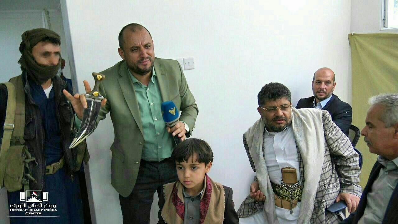 هام | بمبلغ (١٠٠) مليـون و(٢٥٩) ألفاً و(٤٥٠) ريال يمـني ،، جمهور إذاعة سام fm يشتري جنبية عضو المجلس السياسي الأعلى محمد علي الحوثي. 