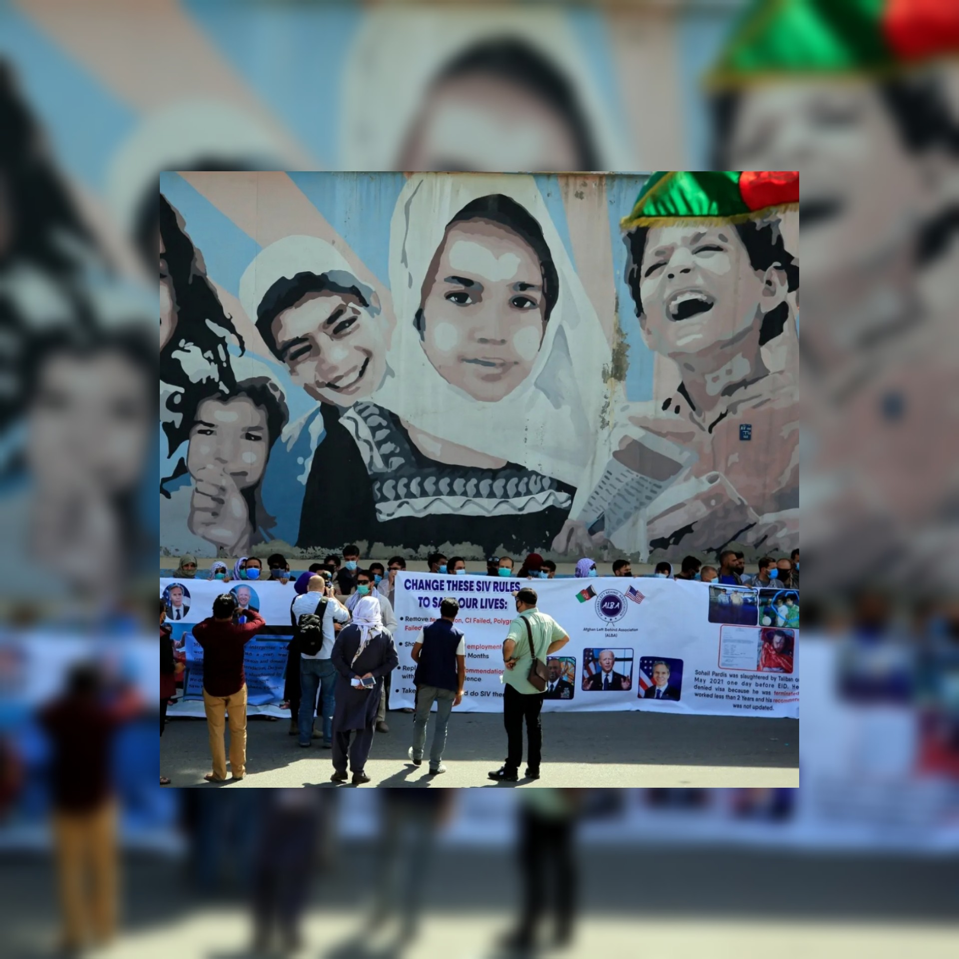 ذا نيويورك تايمز عن الأفغان المتعاونين مع جيش الإحتلال الأمريكي : مجلس النواب يصوت بأغلبية ساحقة للسماح لهم بالهجرة للولايات المتحدة