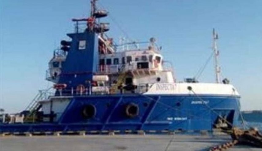 غرق سفينة مصرية في البحر الأحمر...ومصرع الربان