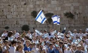 هل تفجر مسيرة الأعلام مواجهة جديدة.. حماس تحذر وإسرائيل تنشر قوات سرية في القدس لتأمين مستوطنيها