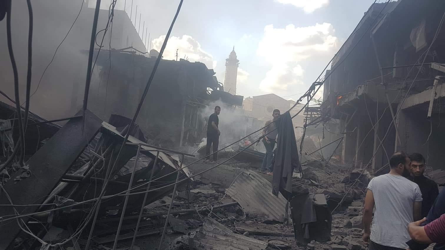 صور وفيديو: انفجار ضخم يضرب سوقاً بمدينة غزة.. وأنباء عن إصابات وسقوط وفيات