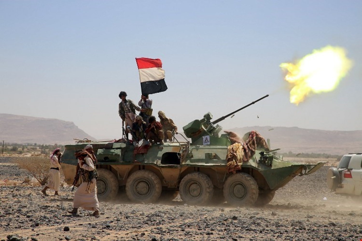 الجيش واللجان الشعبية يستعيدون السيطرة على مركز مديرية الزَّاهِر في البيضاء