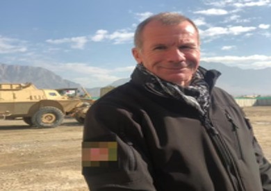 قصة جندي بريطاني متقاعد هرب من كابول متنكرا بزي أفغاني