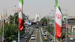 طهران تهدد: أي تعرّض للسفينة المتجة إلى لبنان سيواجه برد مزدوج