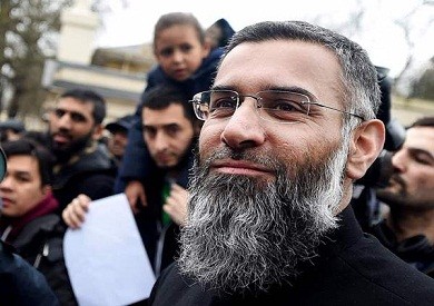 أنجم تشودري.. ما قصة ملهم الجهاديين العائد بعد سيطرة طالبان على كابول؟