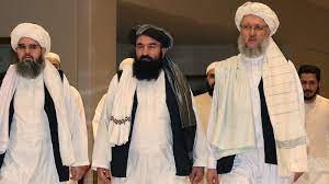 كان مقربا من أسامة بن لادن...من هو القائد الخامس في طالبان والذي يقف وراء هزيمة أمريكا في أفغانستان