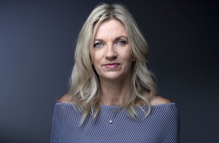 صحفية سابقة في 