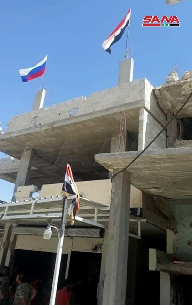 الجيش السوري يغلق ملف درعا البلد...ويرفع العلم السوري فيها