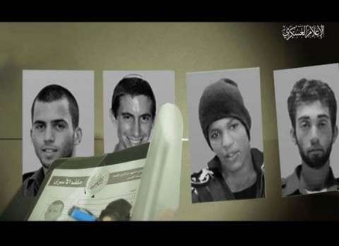 القسام تنشر صور الأسرى الإسرائيليين وهذه شروطها للإفراج عنهم