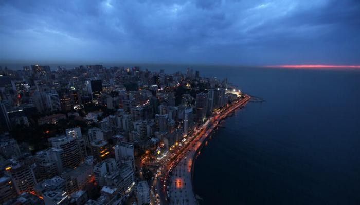 الظلام يخيم على لبنان