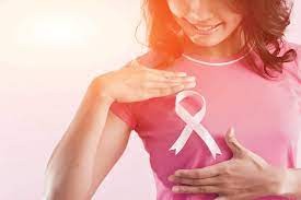 8 علامات جسدية تنبّه إلى احتمال الإصابة بمرض  سرطان الثدي