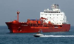 البحرية الإيرانية تحبط هجوم قراصنة على ناقلة في خليج عدن