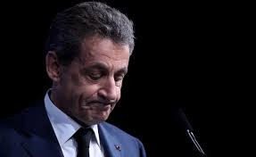 أول تعليق لـنيكولا ساركوزي بعد الحكم بسجنه